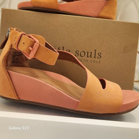 Gentle Souls by Kenneth Cole Gwen Sandals. Peach. NIB. Size 7 - Picture 1 of 11
